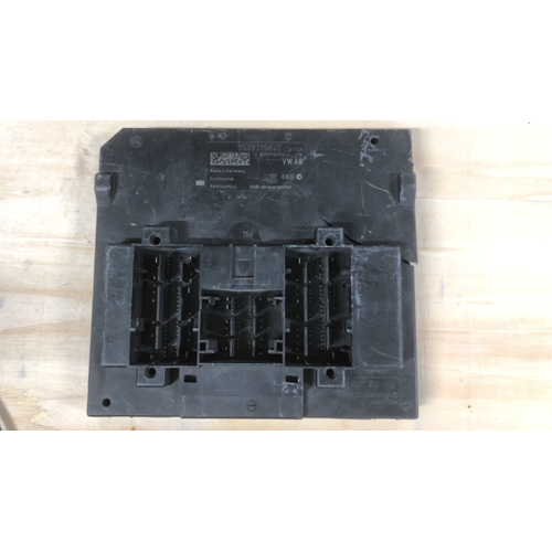 BCM PQ37H 5Q0937084T 5WK50692-C