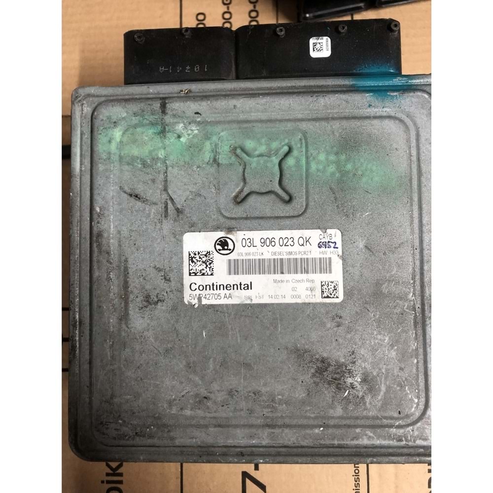 ECU SIMOS PCR2.1 03L906023QK 5WP42705AA