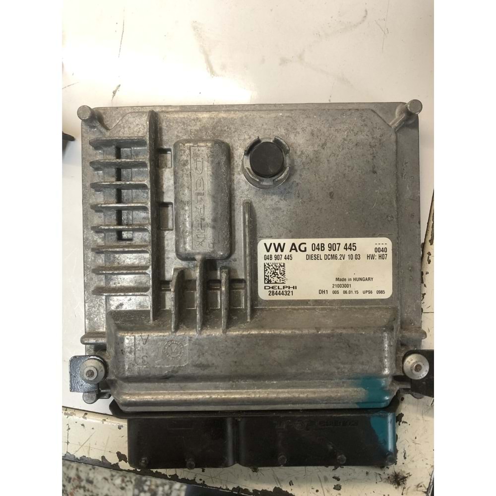 ECU DCM6.2V 04B907445 28444321