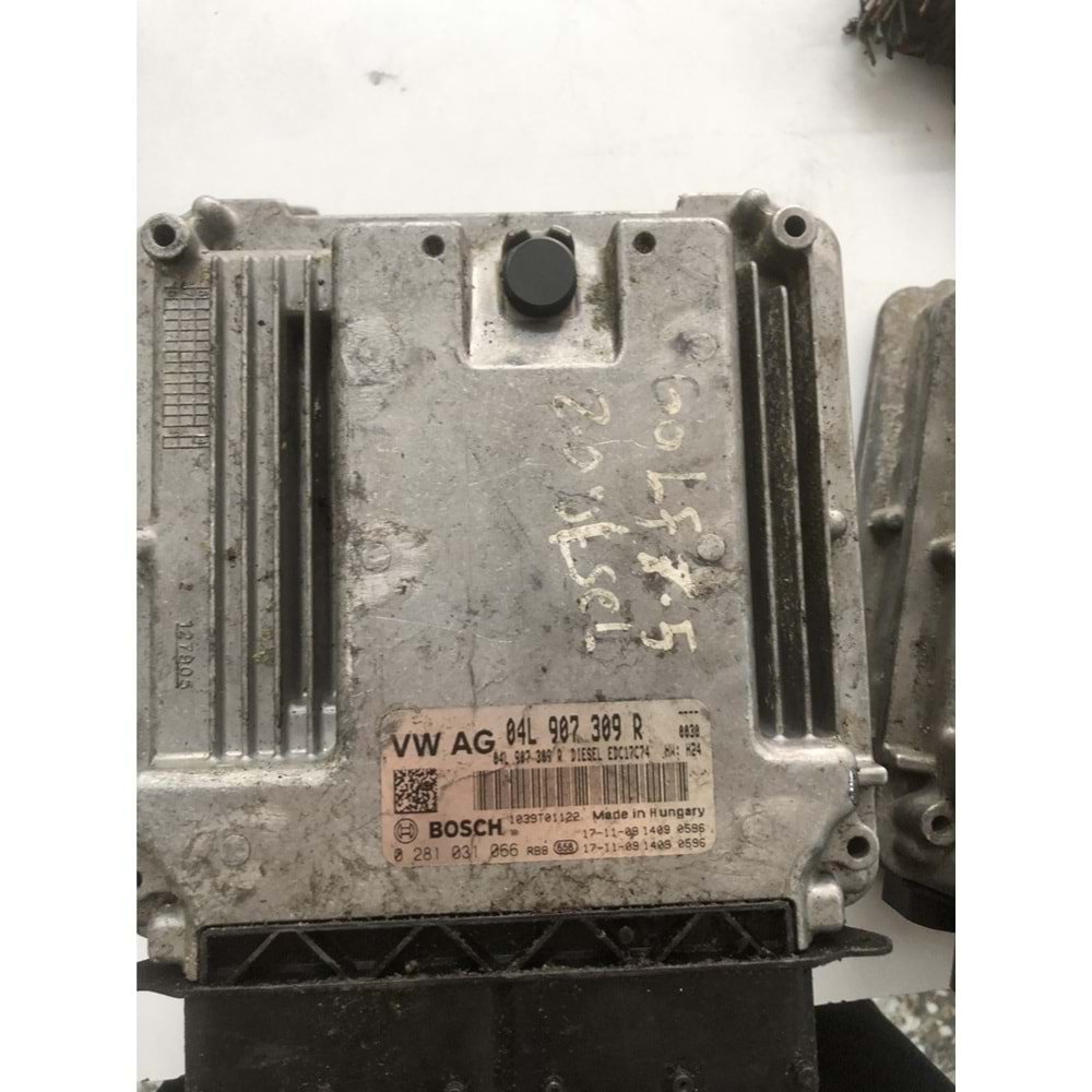 ECU EDC17C74 04L907309R 0281031066