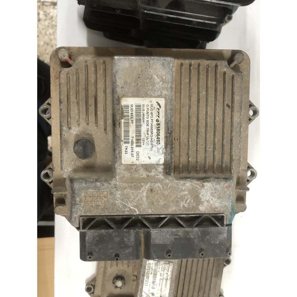 ECU MJD6F3.P7 SIUSJ4NAH 51806498