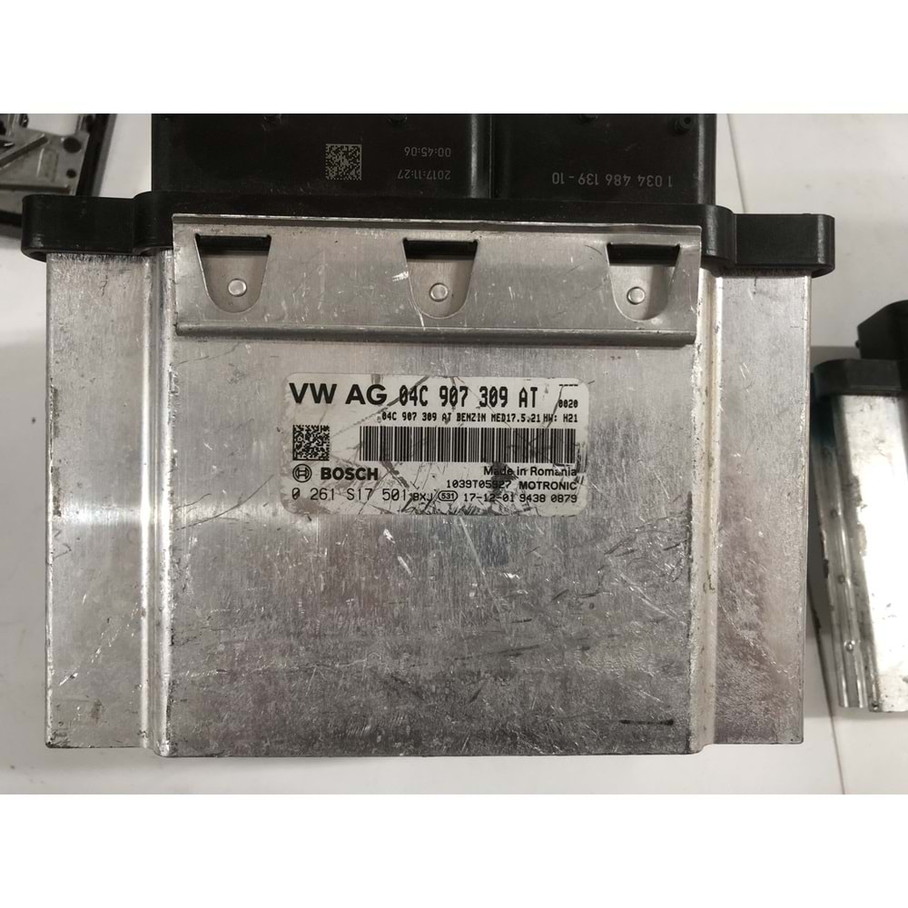 ECU MED17.5.21 04C907309AT 0261S17501