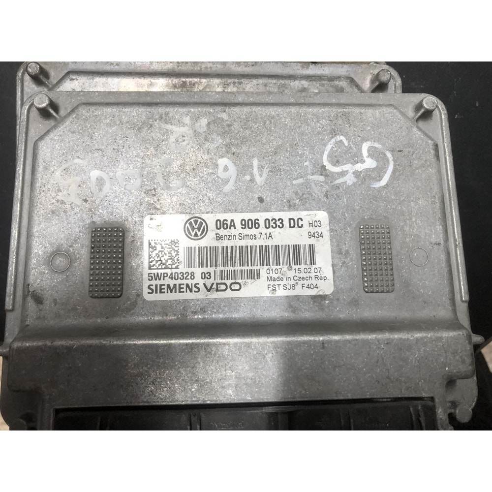 ECU SIMOS7.1A 06A906033DC 5WP4032803