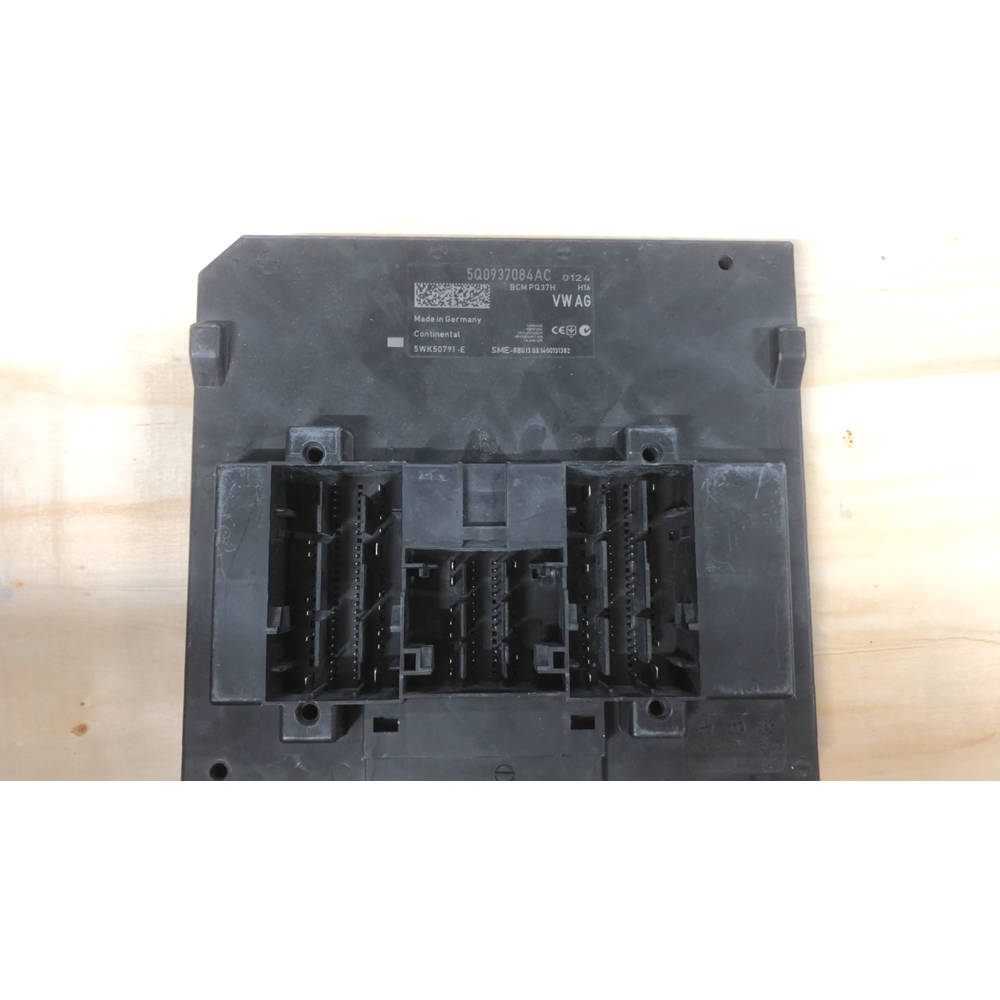 BCM PQ37H 5Q0937084AC 5WK50791-E