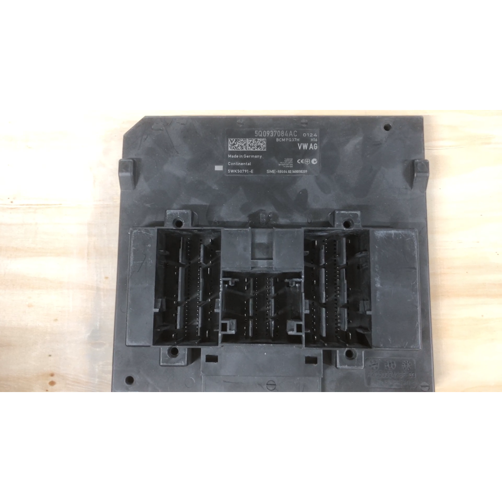 BCM PQ37H 5Q0937084AC 5WK50791-E