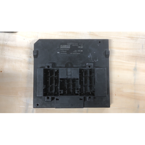 BCM PQ37H 5Q0937084AA 5WK50693-C