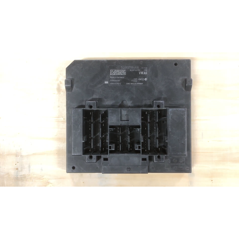 BCM PQ37H 5Q0937084AA 5WK50693-C