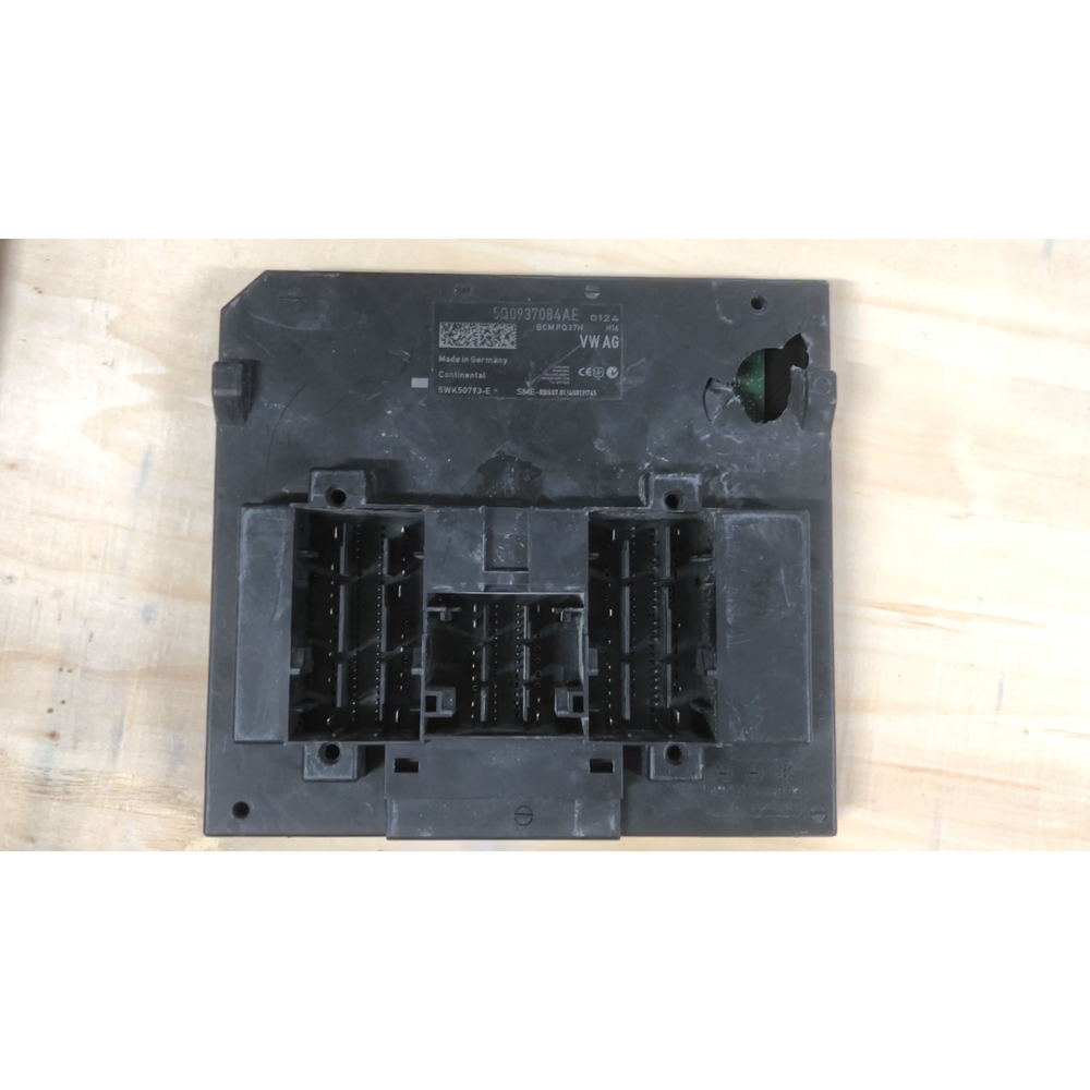 BCM PQ37H 5Q0937084AE 5WK50793-E