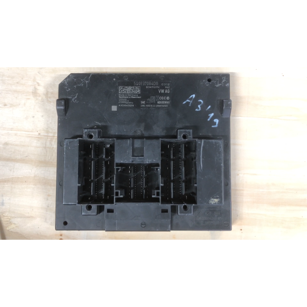 BCM PQ37H 5Q0937084DG 5WK50254