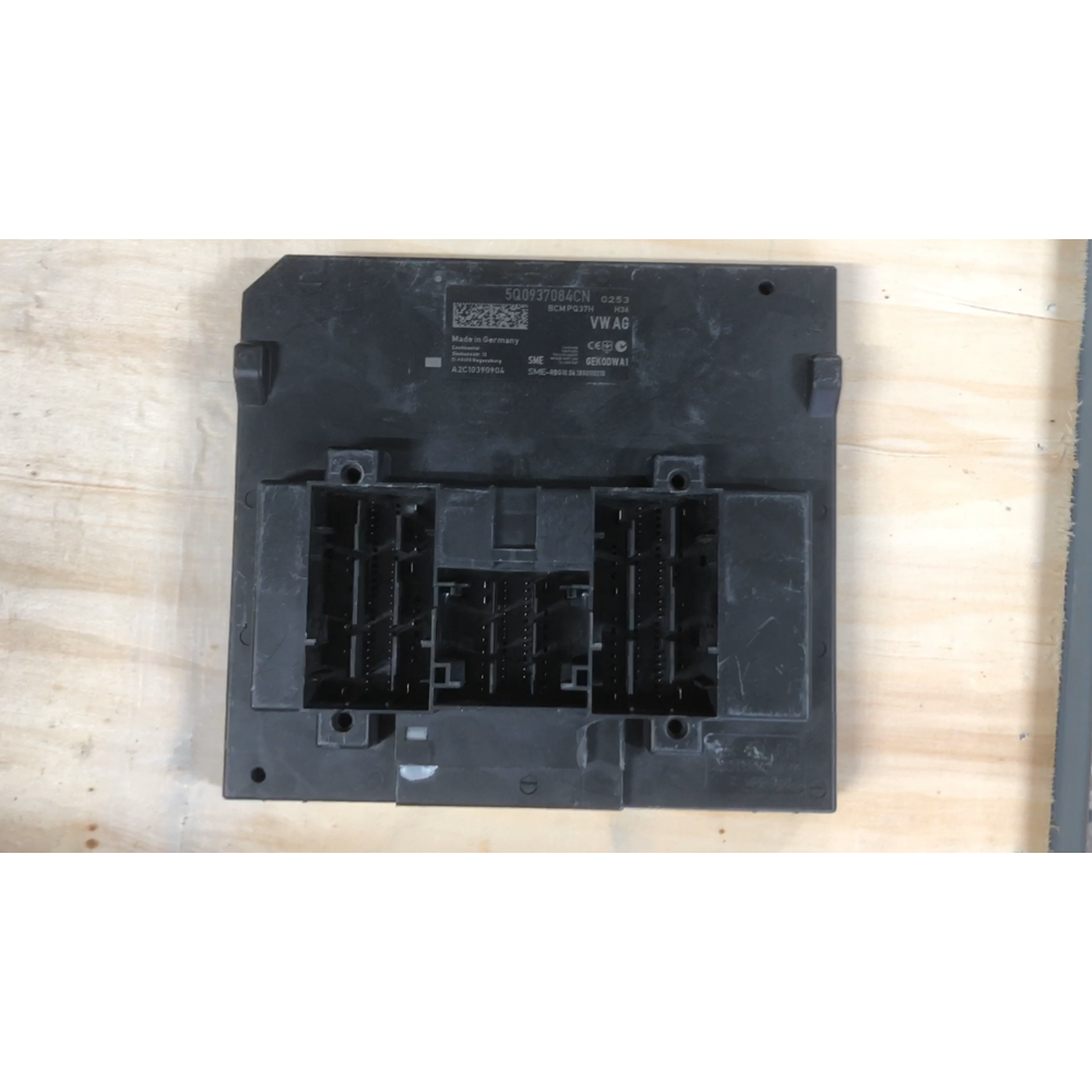 BCM PQ37H 5Q0937084CN 5WK50254