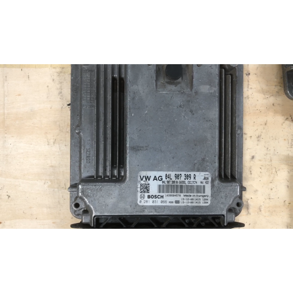 ECU EDC17C74 04L907309R 0281031066