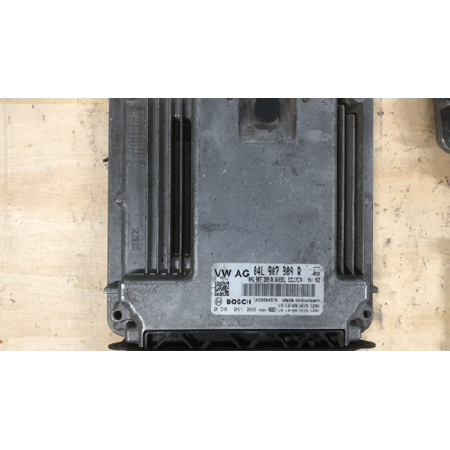 ECU EDC17C74 04L907309R 0281031066